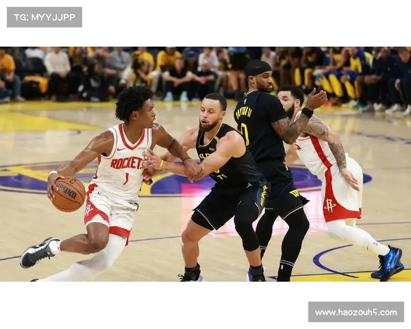 激烈对决上演篮球盛宴 NBA顶级球队争锋对抗引爆全场热血